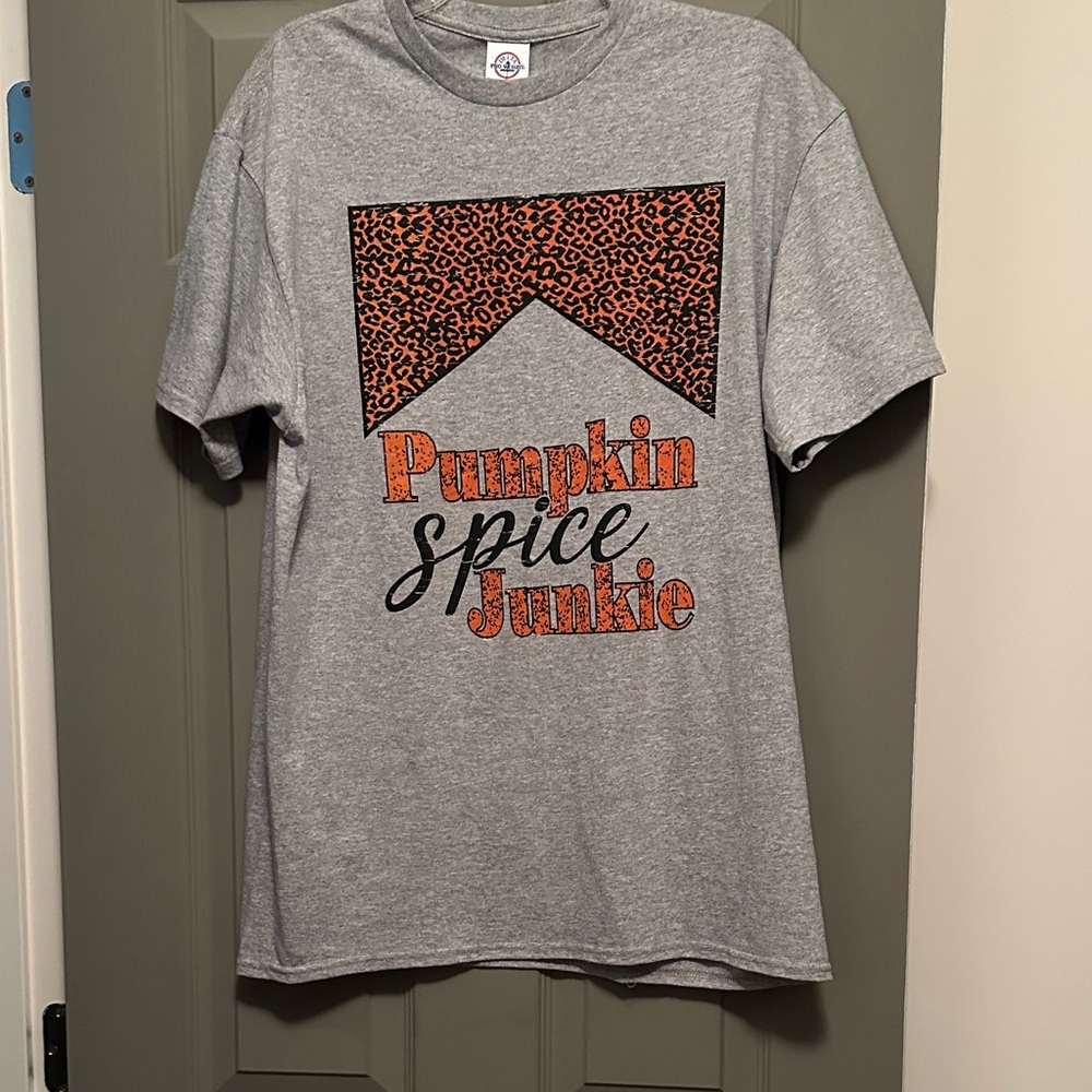 Lipstick Boutique Gray Tee with Orange Leopard Print